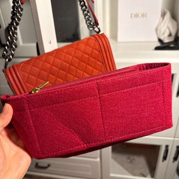 Chanel Boy Medium Red Caviar silver hardware - Picture 7 of 10